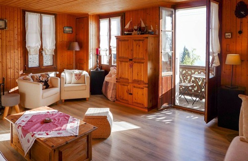 Les Posses-sur-Bex House | Beautiful private villa for 6 guests with WIFI, TV, terrace, pets allowed and parking