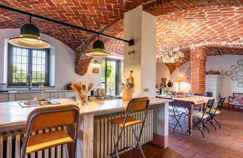 Soglio Villa | Beautiful private villa with WIFI, private pool, A/C, TV, patio, panoramic view and parking