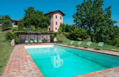 Soglio Villa | Beautiful private villa with WIFI, private pool, A/C, TV, patio, panoramic view and parking