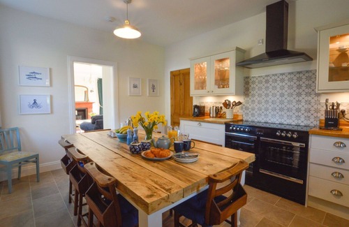 Lerags Villa | Beautiful private villa with hot tub, WIFI, TV, patio, pets allowed, panoramic view and parking