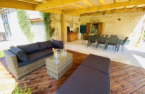 Juignac House | Beautiful Relaxing Retreat with Private Swimming Pool