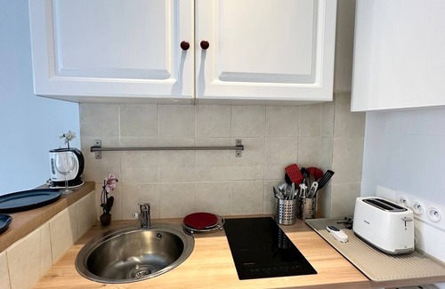 Thiers Apartment | Beautiful renovated studio carré d'or