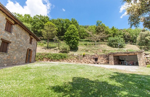 Riudaura Cottage | Beautiful restored farmhouse with spectacular views