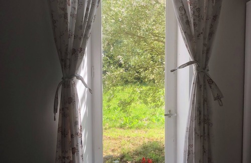 Leuhan Cottage | Beautiful Rural Cottage with Pool n3 bed, 2 bath own gardens. Ideal for families