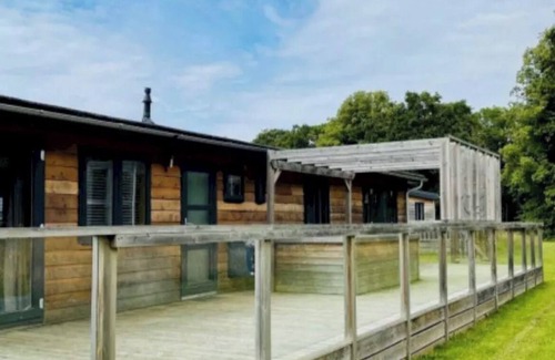 Fornham St Genevieve Cabin | Beautiful Stunning wooden Lodge in the Depths of Suffolk woodland
