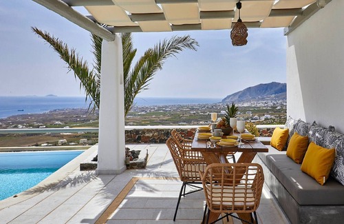 Vourvoulos Villa | Beautiful Santorini Villa | Villa Calypso | 3 Bedrooms | Private Terrace &.