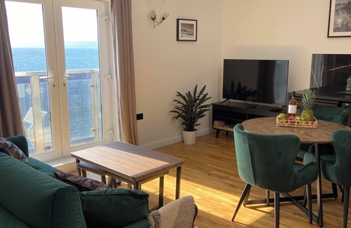 Portstewart Apartment | Beautiful Sea View Apartment near Golf Club