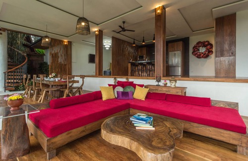 Sambahan Villa | Beautiful, spacious private villa w/private infinity pool, full kitchen, & bar!