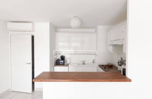 Le Couchant Apartment | Beautiful spacious and modern apartment with sea view, classified 4 stars Ref. LGM62HTH