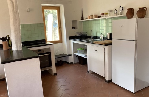 Dolcedo House | Beautiful, spacious apartment in a natural stone house with sea view in Val Prino.