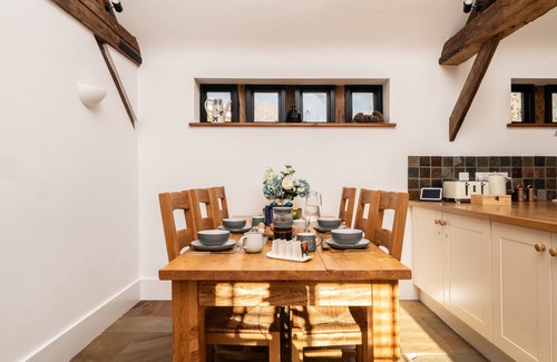 Bishops Waltham House | Beautiful spacious barn conversion on the edge of the South Downs National Park