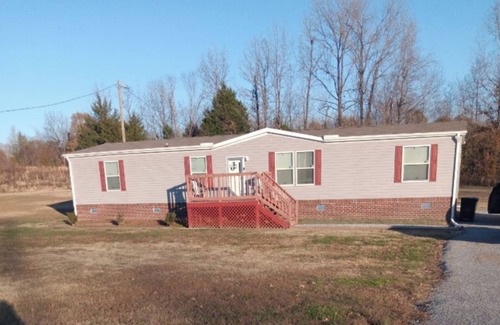 Brownsville House | Beautiful, spacious, home perfect for a quiet getaway & all your comfort needs.