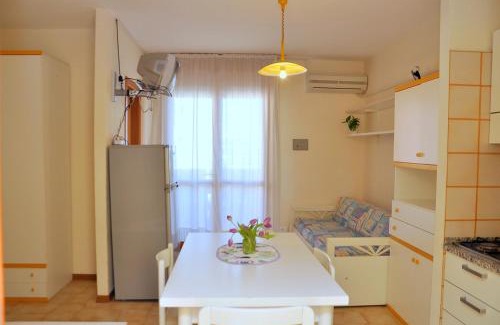 Bibione Apartment | Beautiful studio apartment in a seafront building