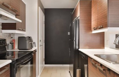 Saint-Justin Condo | Beautiful Sunny Condo in Montreal