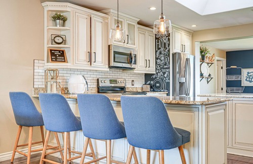 Tempe House | Beautiful Tempe Home w/Yard - 3 Mi to ASU!