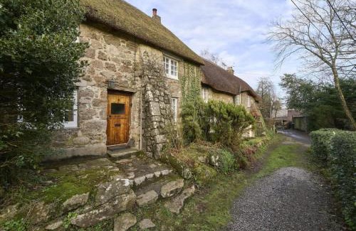 Newton Abbot House | Beautiful Thatched Cottage in Heart of Dartmoor