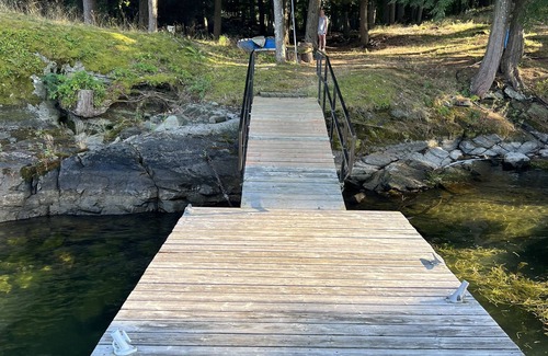Lansdowne Cottage | Beautiful Thousand Islands Home