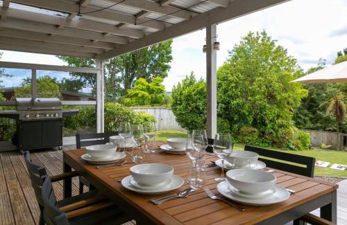 Taupo House | Beautiful Three Bedroom Home with Lake Views