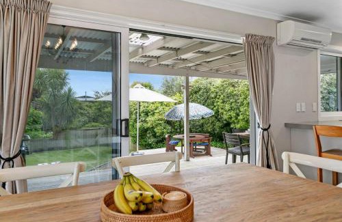Taupo House | Beautiful Three Bedroom Home with Lake Views