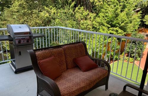 Central Lonsdale House | Beautiful Two Bedroom Suite