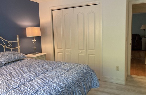 Glenbrook House | Beautiful, updated, private, contemporary “beachy” Guest suite