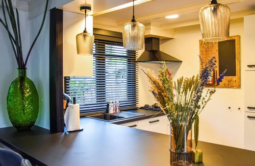 Reutum House | Beautiful vacation home in vacation park de Weuste