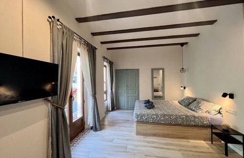En Corts Apartment | Beautiful Valencian House Nice Balcony Ruzafa