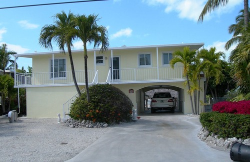 Venetian Shores Villa | Beautiful Venetian Shores, Cozy home, Heated pool, Tiki, Boat Lift, Fish & Dive.