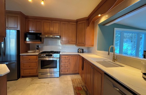 Sainte-Adele Ski Chalet | Beautiful view, hot tub, park, hiking , biking, privacy, pet friendly