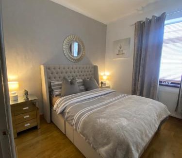 Mountain Ash House | Beautiful Views Welsh Retreat 2bedroom