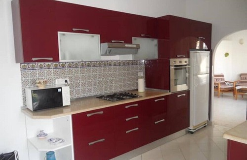 Tunis Centre Villa | Beautiful villa 5 minutes walk to the beachideal for adults and children.