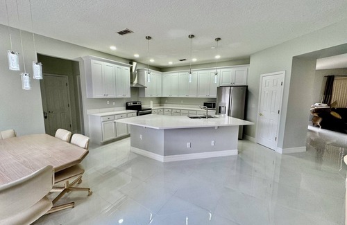Legacy Park Villa | Beautiful Villa close to Disney and Golf Courses