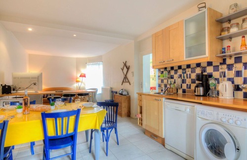Saint-Igneuc House | Beautiful villa for 5 guests with WIFI, TV, terrace, pets allowed and parking