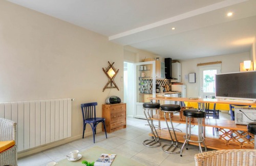 Saint-Igneuc House | Beautiful villa for 5 guests with WIFI, TV, terrace, pets allowed and parking
