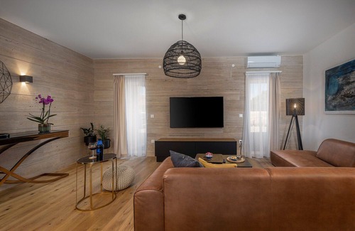 Muline Villa | Beautiful Villa Golden Olive