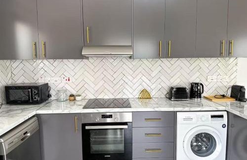 Peyia Town Villa | BEAUTIFUL Villa Luxury Escape !