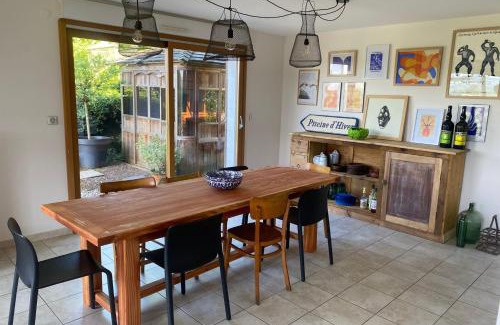 Attignat-Oncin Villa | Beautiful Villa with Pool and Lake View