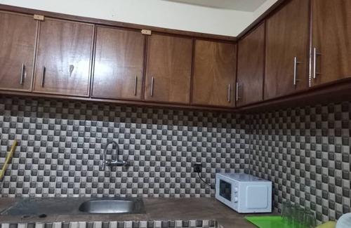 Niamey Bed & Breakfast | Beautiful villa with 6 bedrooms, 5 showers, hot/cold water and ample parking space