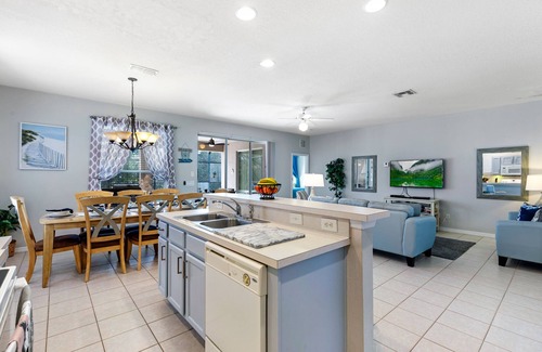 Watersong Villa | Beautiful Villa with South Facing Pool and Spa, and Lake View