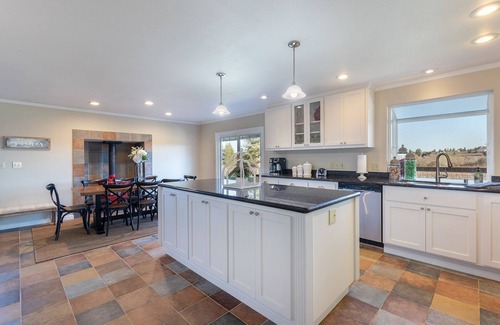 Graton House | Beautiful Vineyard Ranch House