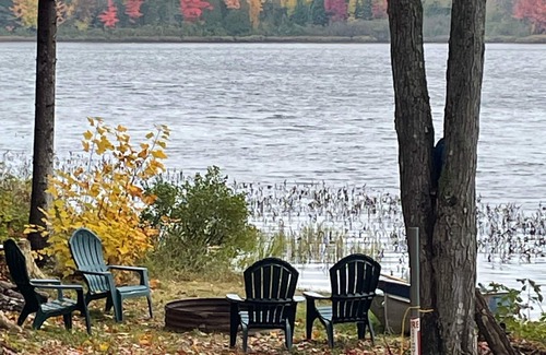 Lake Linden House | Beautiful Wooded Lakefront Property with 5 bedrooms and 3 full baths!