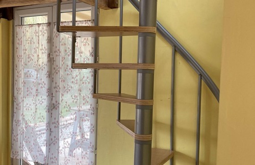 Bazens House | Beautiful wooden clad gite with many original features with hot tub