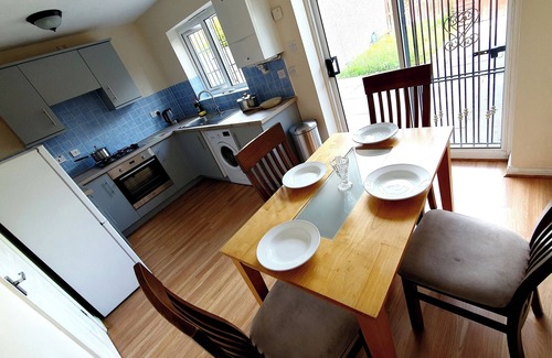Little Hulton House | Beautifull 3 bedroom House Manchester