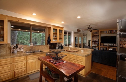 Georgetown Cabin | Beautifully appointed cabin on 150 private acres! Pet-friendly!
