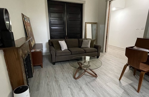 Bronzeville Apartment | Beautifully Furnished 2BD Apartment