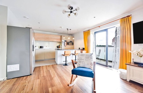 Sudbury Apartment | Beautifully furnished apartment by Wembley Stadium