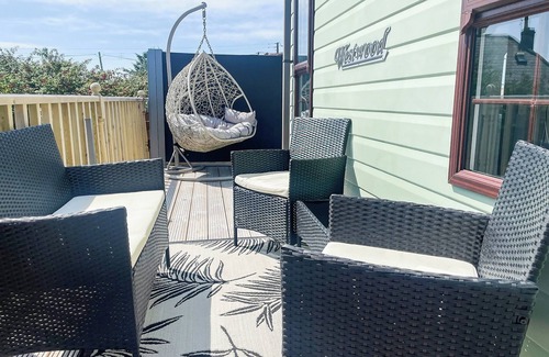 Monreith Cottage | Beautifully located overlooking Luce Bay and with the added bonus of a hot tub.