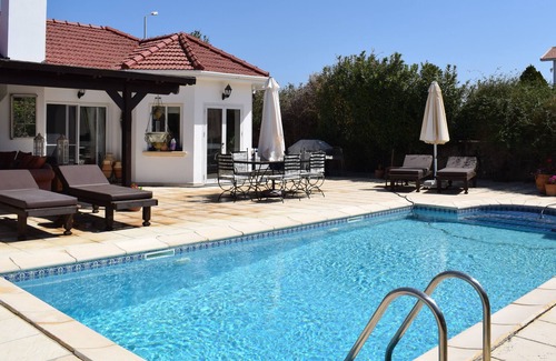 Catalkoy House | Beautifully presented 3 bed bungalow located 15 minutes walk to Shayna beach.