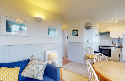 Hayle Cottage | Beautifully presented, comfortable and located just a few minutes from the three miles of sand