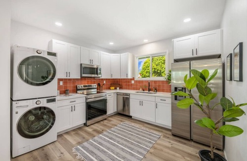 Wahiawa House | Beautifully Remodeled 3/2 space in Wahiawa Heights